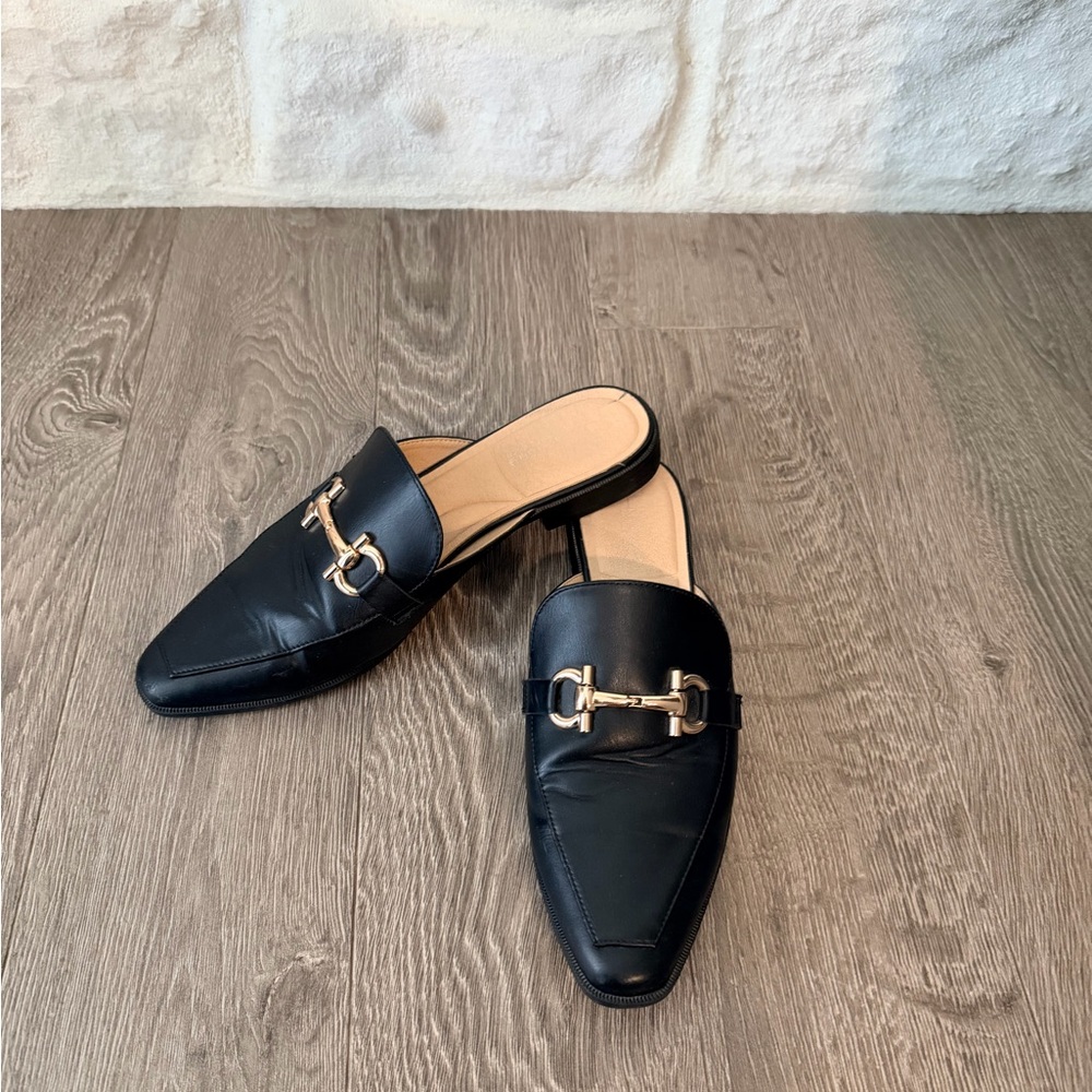 Chinese Laundry Score Mule